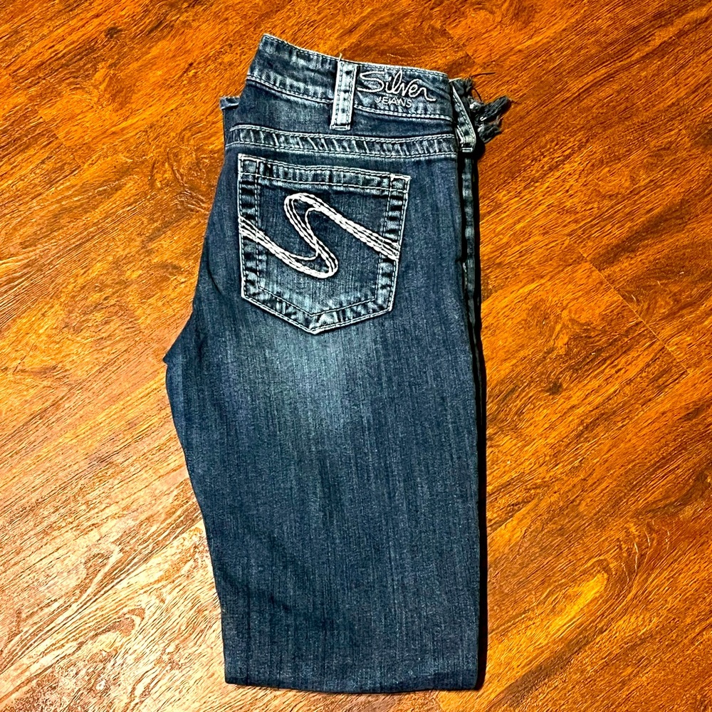 Silver jeans 30x33 (tag size)
